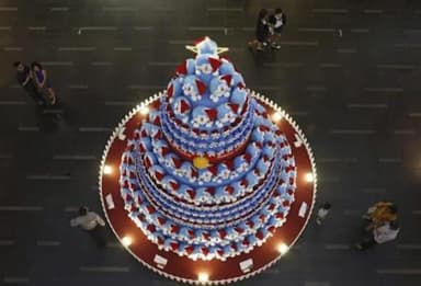 Doraemon-Weihnachtsbaum in Singapur